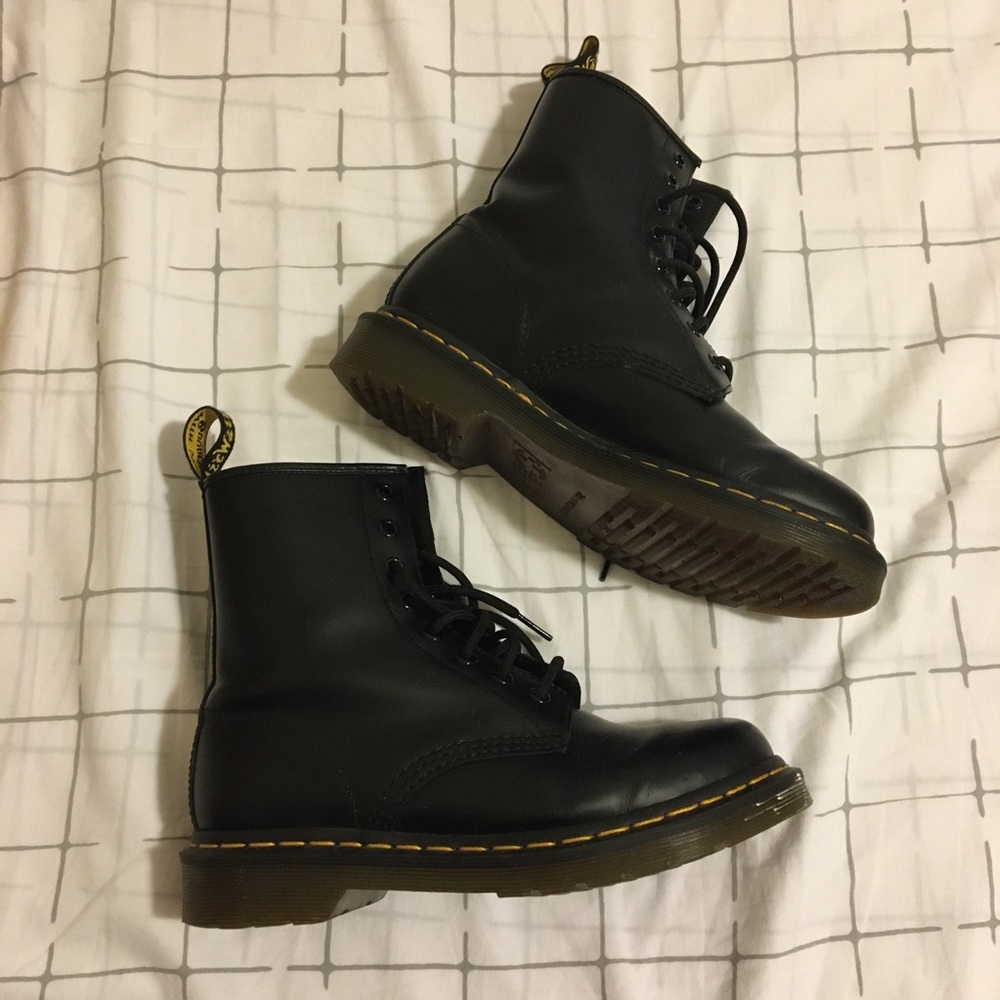 Smooth Leather Dr Martens Size 7 Black NWOT